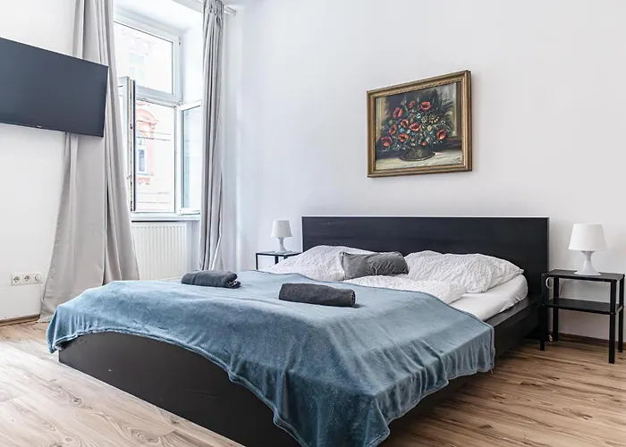 Budget Apartments Well Connected To The Whole City
