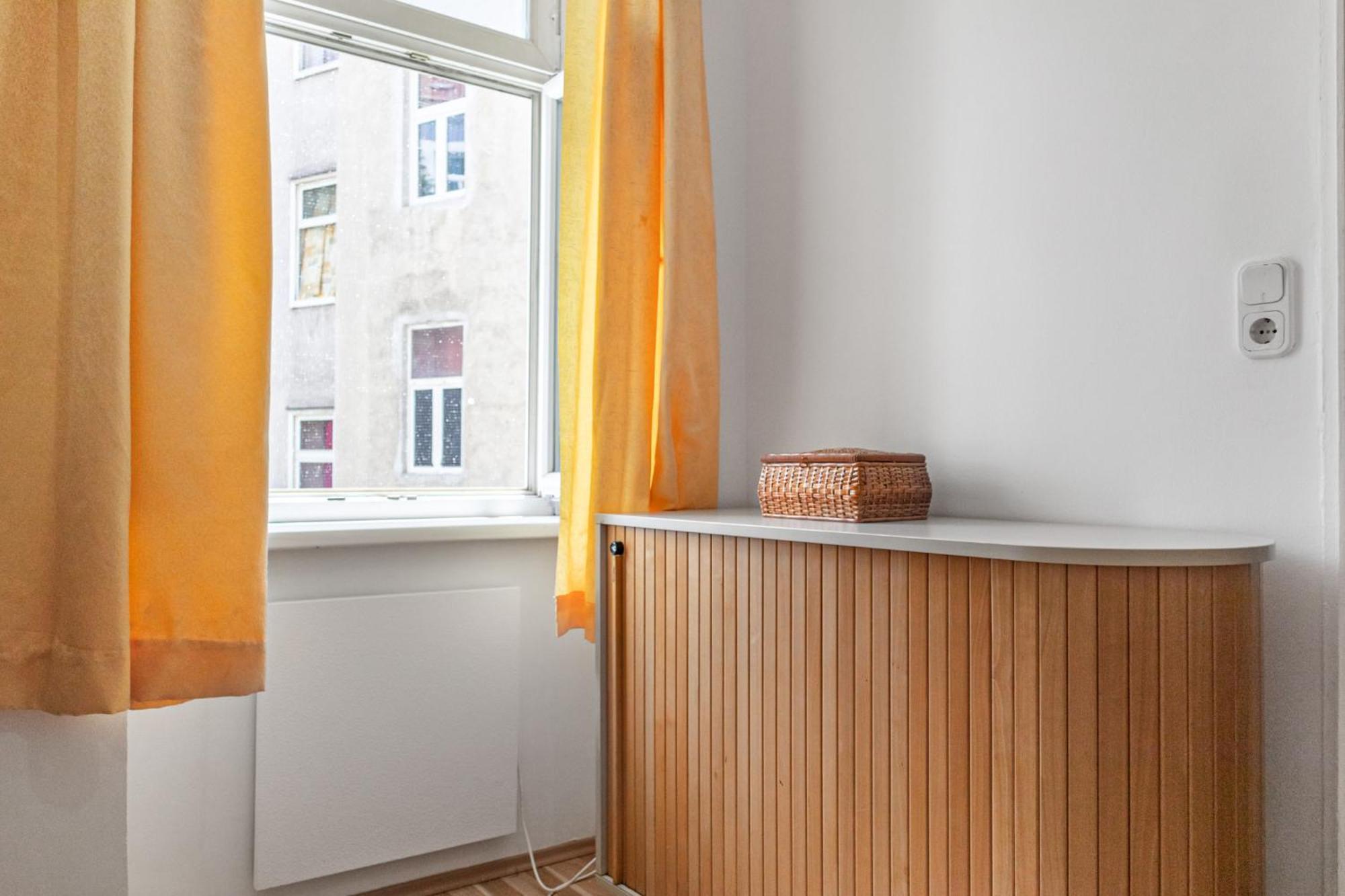 Budget Well Connected To The Whole Apartment