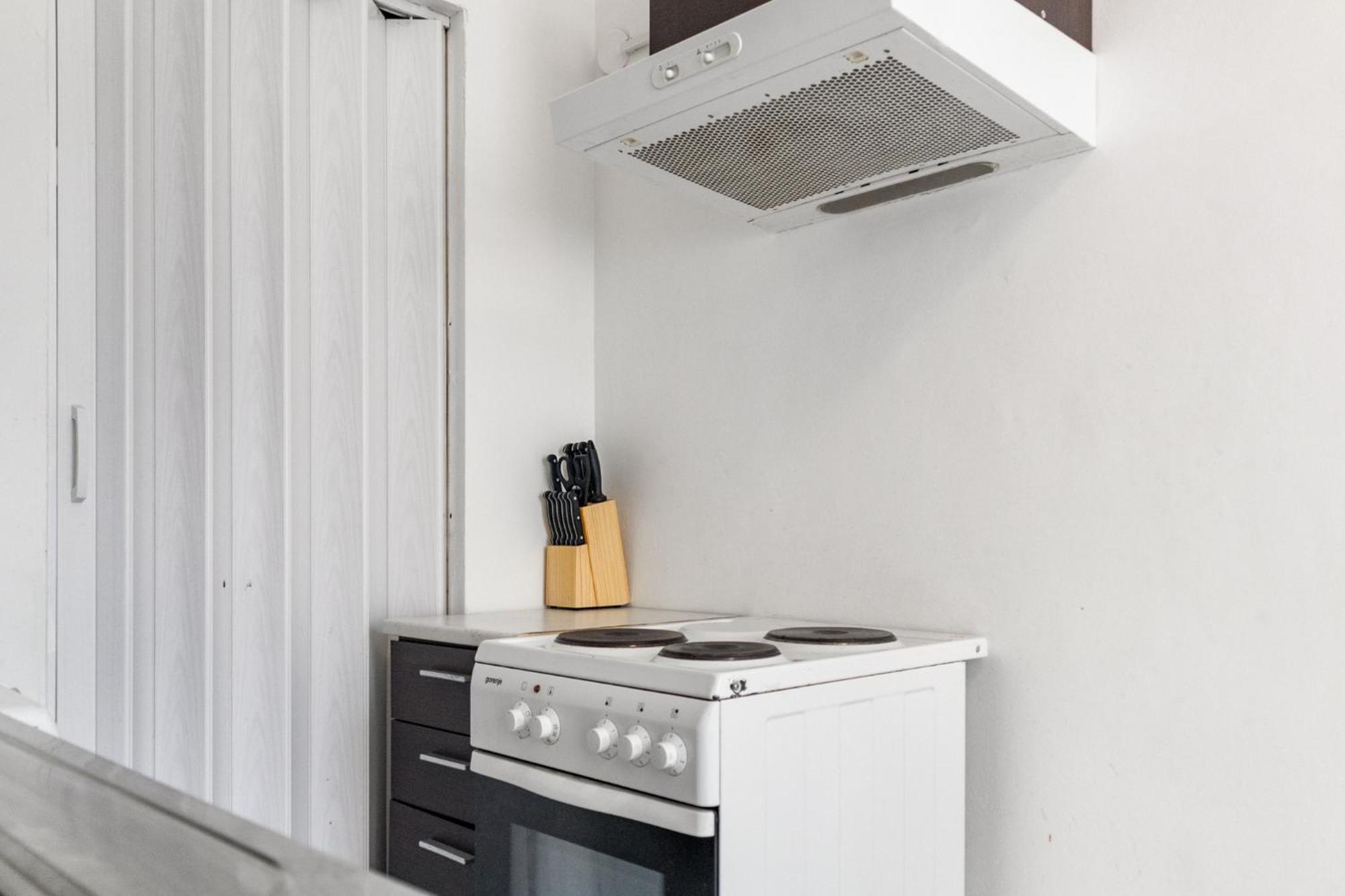 Budget Well Connected To The Whole Apartment