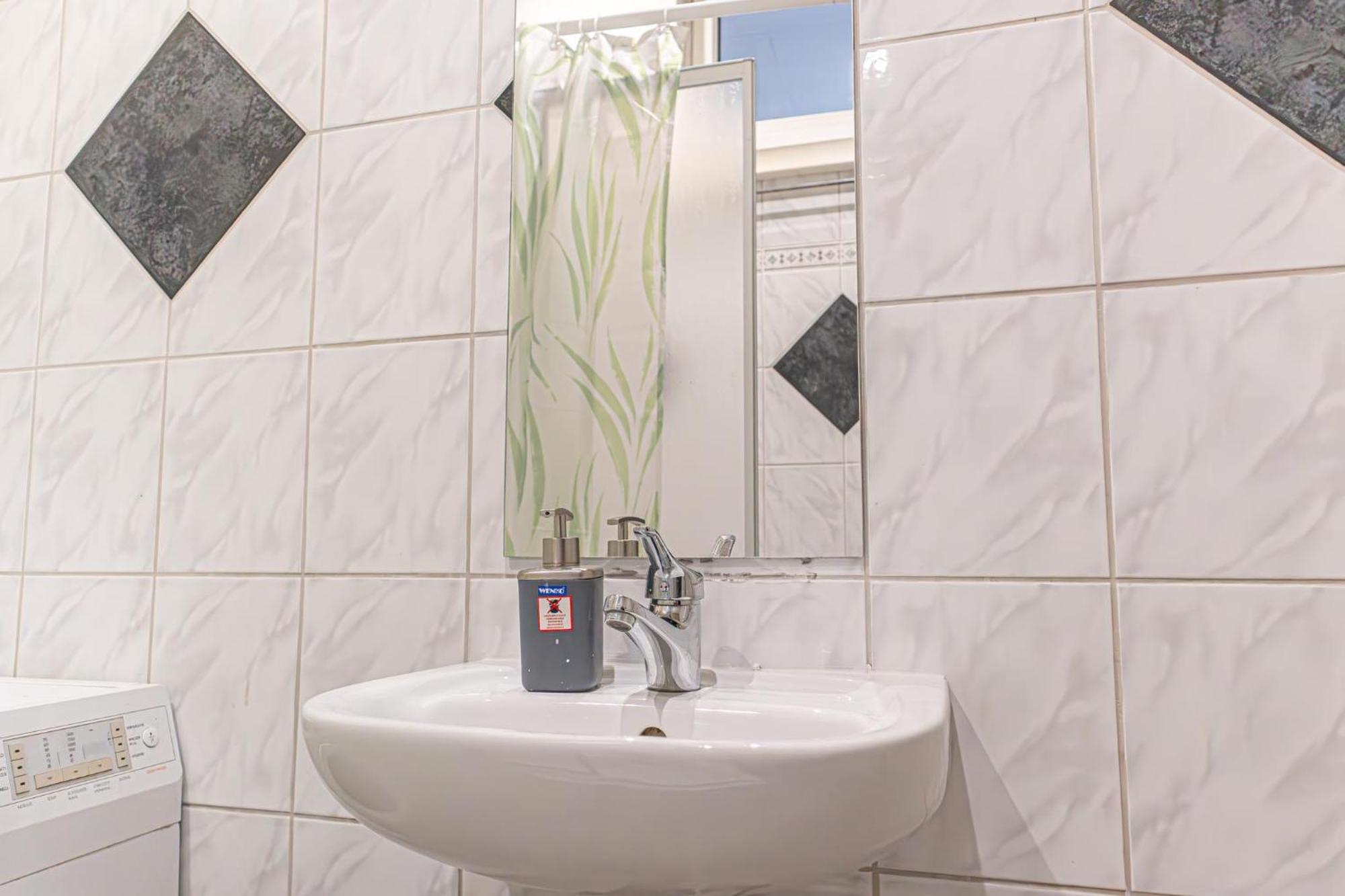 Apartment Budget Well Connected To The Whole