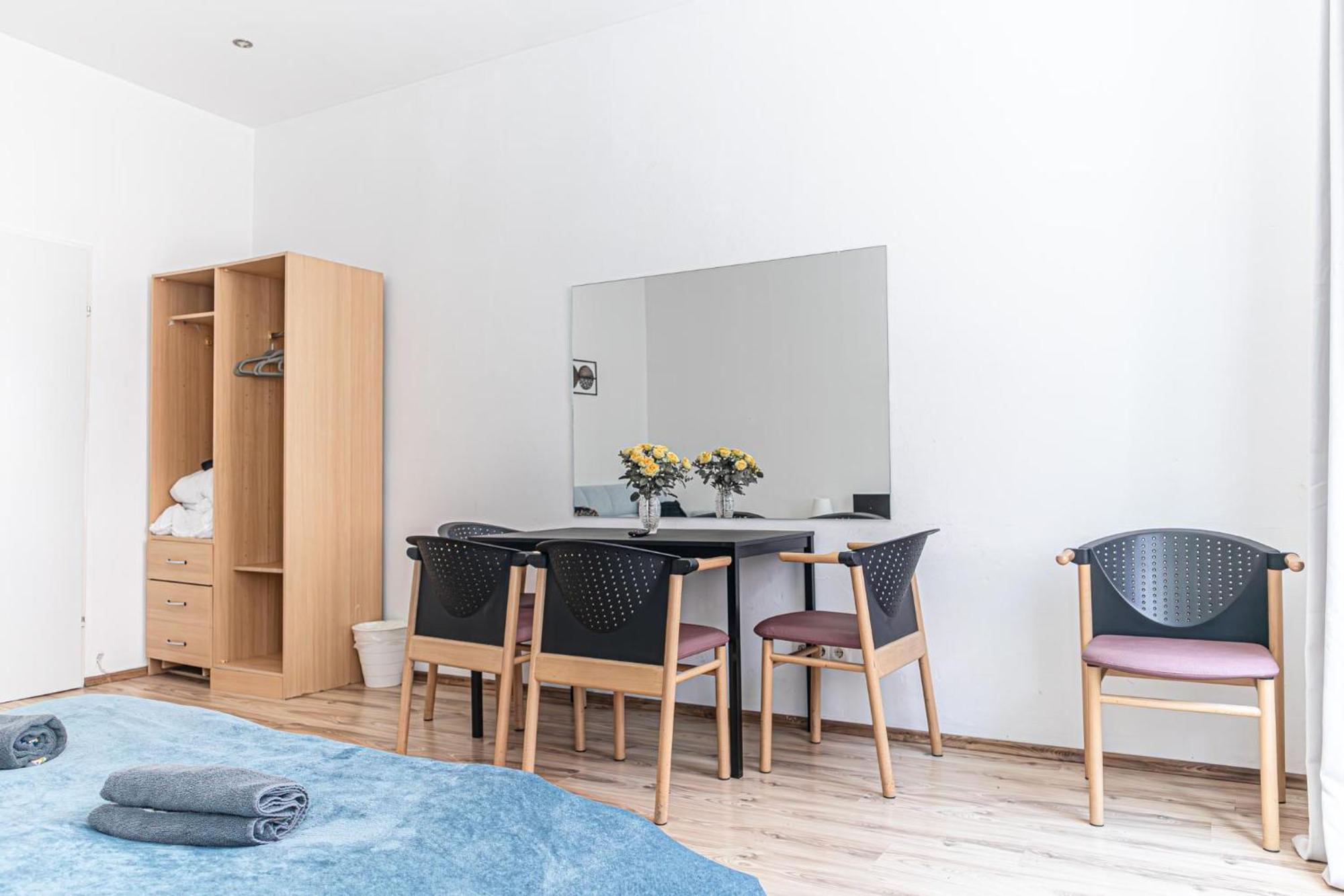 Budget Well Connected To The Whole Apartment *